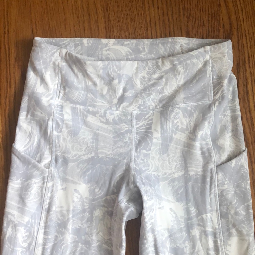 Lululemon Speed Up Tight White\Gray - size 4. - Picture 2 of 4